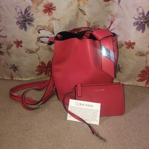 Calvin Klein convertible hobo backpack w/ wallet 💗